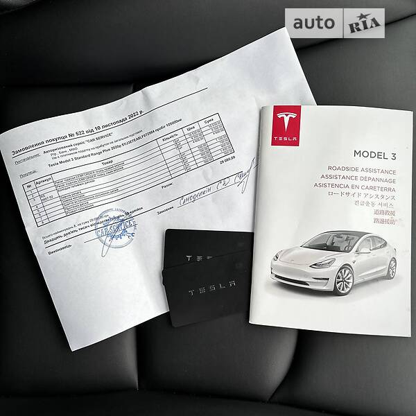 Седан Tesla Model 3 2020 в Ровно