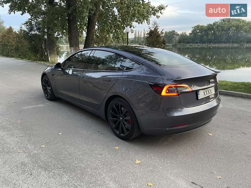 Седан Tesla Model 3 2018 в Кропивницком
