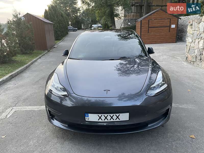 Седан Tesla Model 3 2018 в Кропивницком