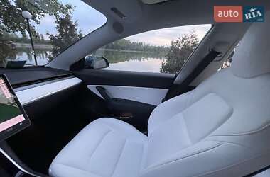 Седан Tesla Model 3 2018 в 