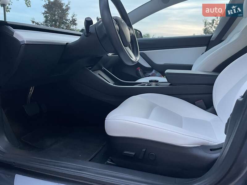 Седан Tesla Model 3 2018 в Кропивницком