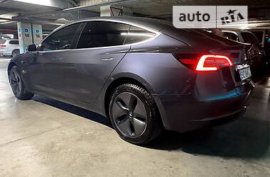 Седан Tesla Model 3 2020 в 