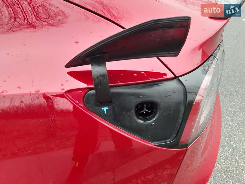 Седан Tesla Model 3 2019 в Дніпрі