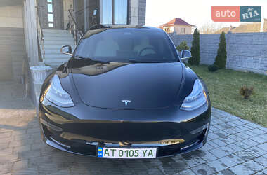 Седан Tesla Model 3 2019 в Долине