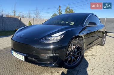 Седан Tesla Model 3 2019 в Долине