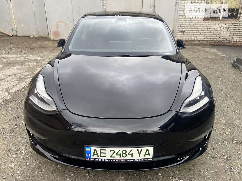 Седан Tesla Model 3 2019 в Дніпрі