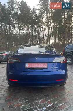 Седан Tesla Model 3 2020 в 