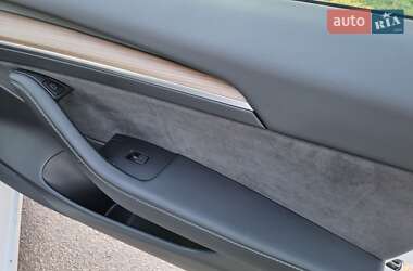 Седан Tesla Model 3 2021 в Кропивницком
