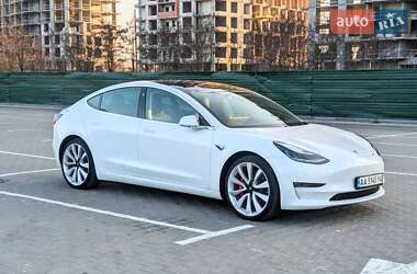 Седан Tesla Model 3 2019 в Киеве