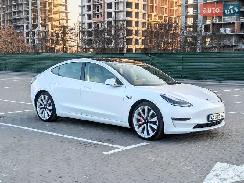 Седан Tesla Model 3 2019 в Киеве