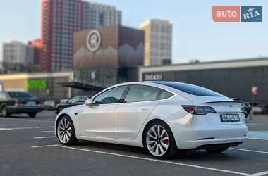 Седан Tesla Model 3 2019 в Киеве
