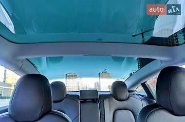 Седан Tesla Model 3 2019 в Киеве