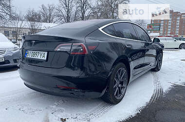 Ліфтбек Tesla Model 3 2018 в Полтаві