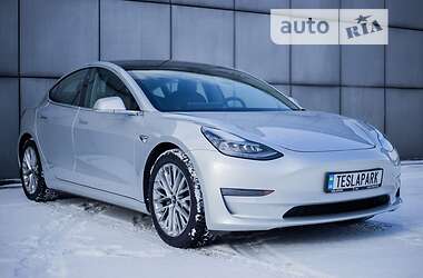 Седан Tesla Model 3 2018 в Киеве