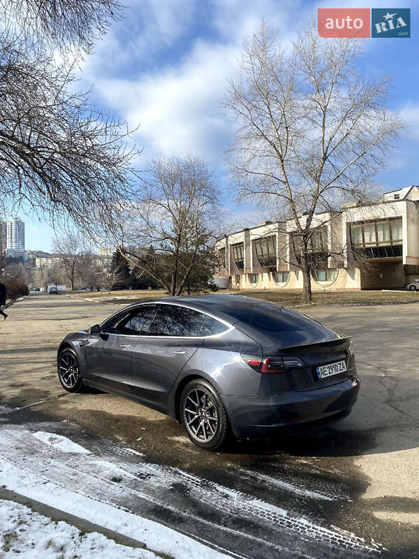 Седан Tesla Model 3 2018 в Дніпрі
