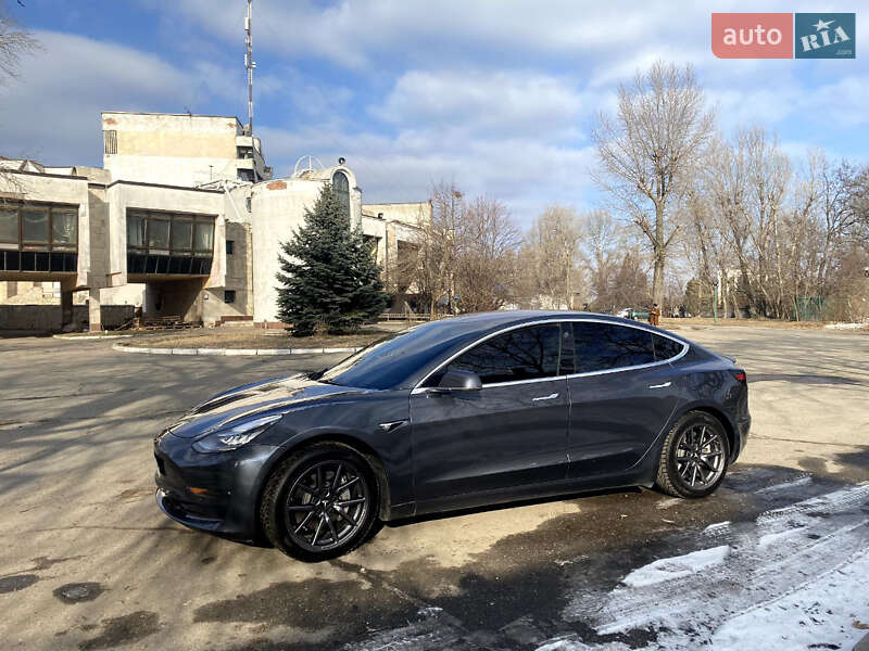 Седан Tesla Model 3 2018 в Дніпрі