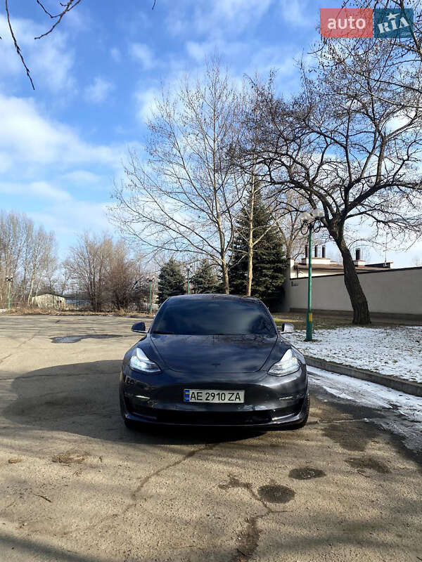 Седан Tesla Model 3 2018 в Дніпрі