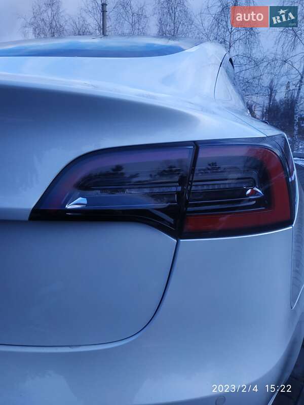 Седан Tesla Model 3 2019 в Кременчуці
