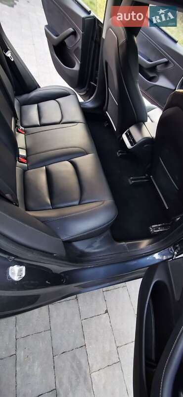 Седан Tesla Model 3 2020 в Ковелі
