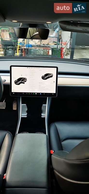 Седан Tesla Model 3 2020 в Ковелі