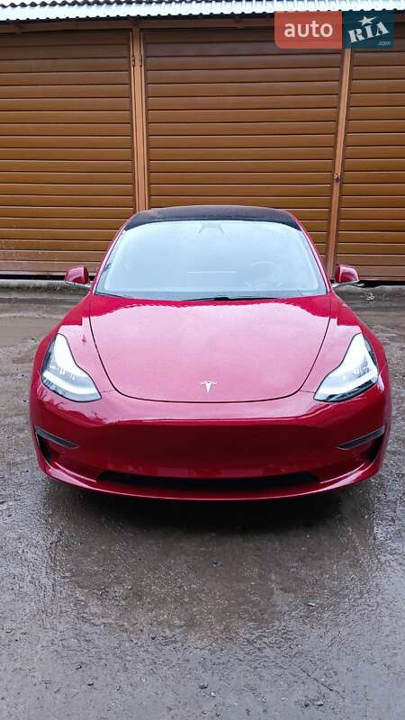 Седан Tesla Model 3 2018 в Киеве