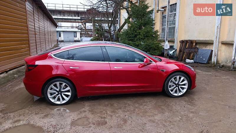 Седан Tesla Model 3 2018 в Киеве