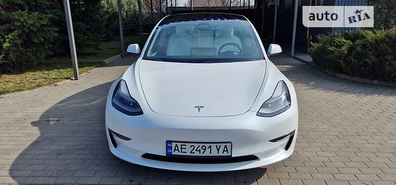 Седан Tesla Model 3 2021 в Днепре