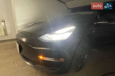 Седан Tesla Model 3 2018 в Києві