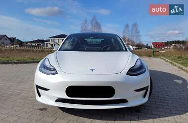 Седан Tesla Model 3 2020 в Львове