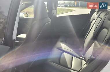 Седан Tesla Model 3 2020 в 