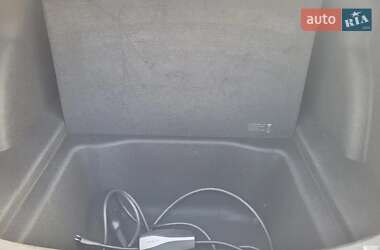 Седан Tesla Model 3 2020 в 