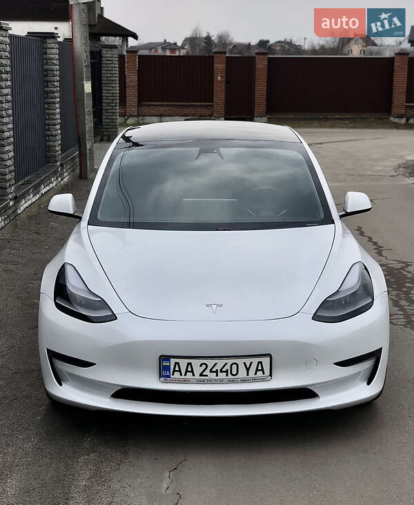 Седан Tesla Model 3 2021 в Києві