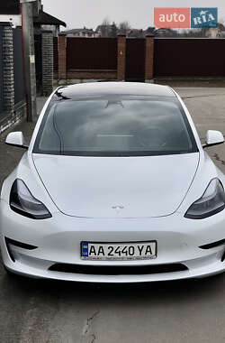Седан Tesla Model 3 2021 в 