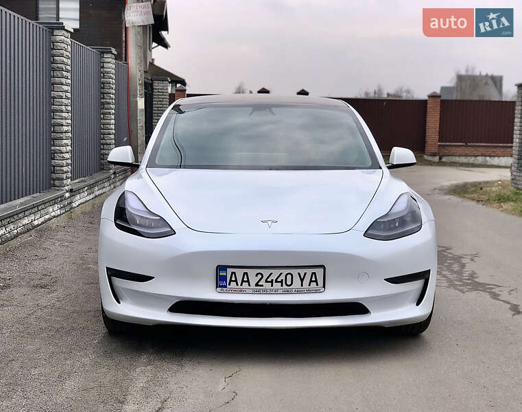 Седан Tesla Model 3 2021 в Києві