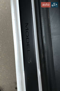 Седан Tesla Model 3 2021 в 