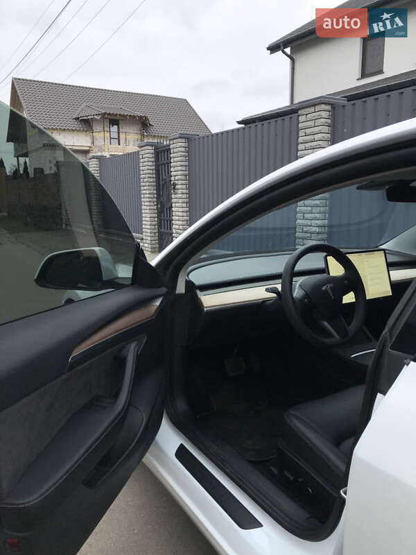 Седан Tesla Model 3 2021 в Києві