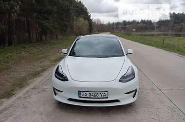 Седан Tesla Model 3 2021 в 