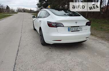 Седан Tesla Model 3 2021 в 