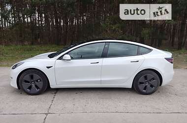 Седан Tesla Model 3 2021 в 