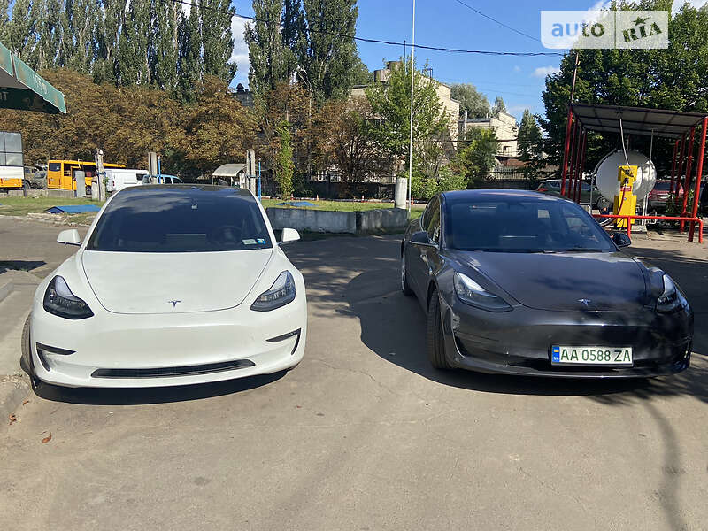 Седан Tesla Model 3 2018 в Киеве