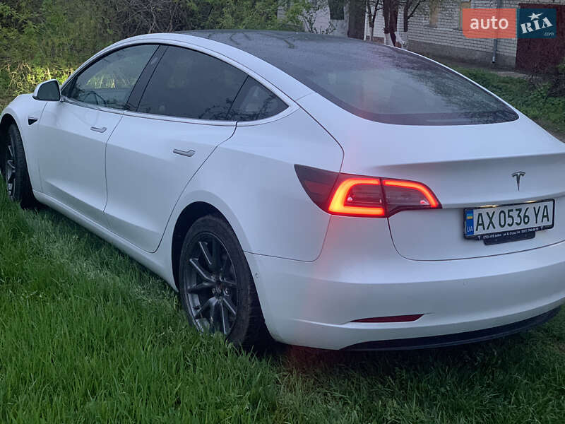 Седан Tesla Model 3 2020 в Харкові