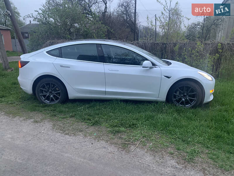 Седан Tesla Model 3 2020 в Харькове