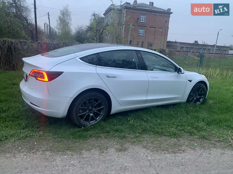 Седан Tesla Model 3 2020 в Харькове