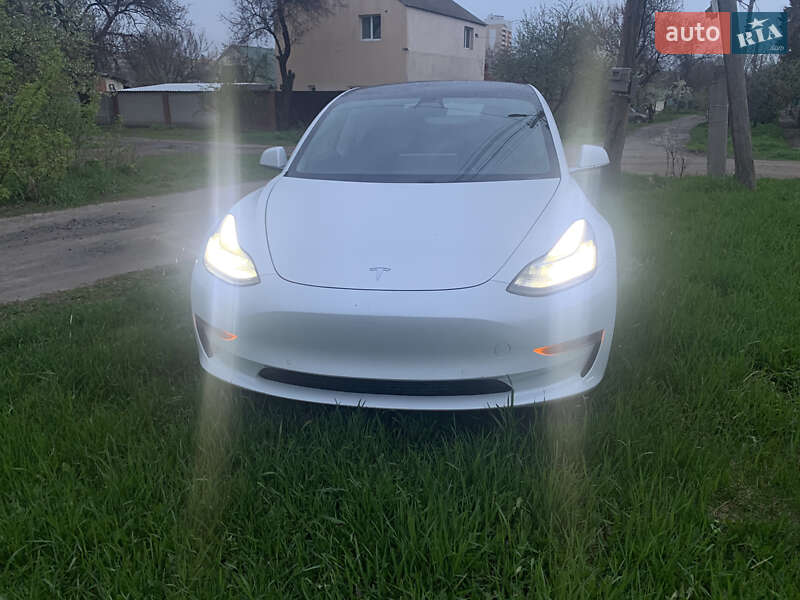 Седан Tesla Model 3 2020 в Харькове