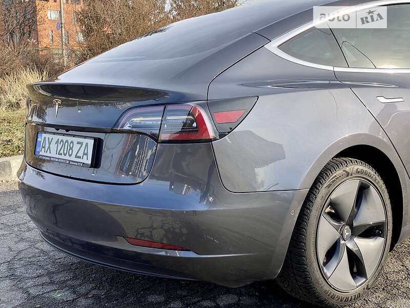 Седан Tesla Model 3 2019 в Харкові