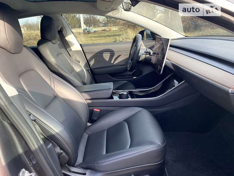 Седан Tesla Model 3 2019 в Харкові