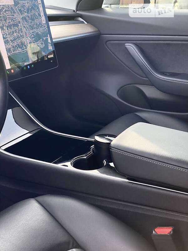Седан Tesla Model 3 2019 в Харкові