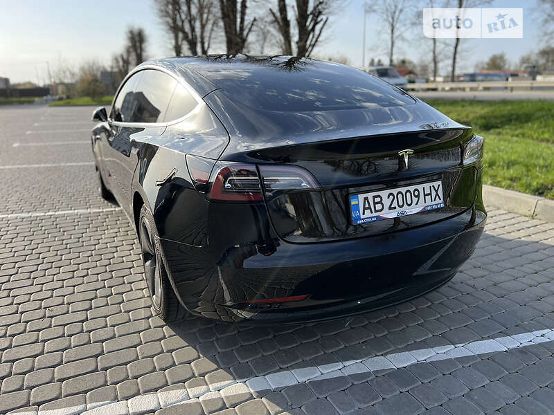 Седан Tesla Model 3 2019 в Виннице