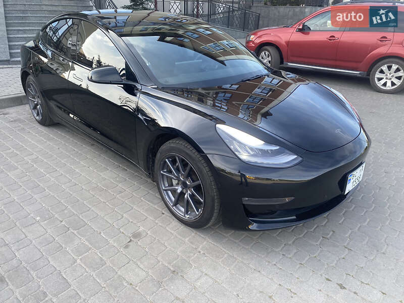 Седан Tesla Model 3 2019 в Шептицькому