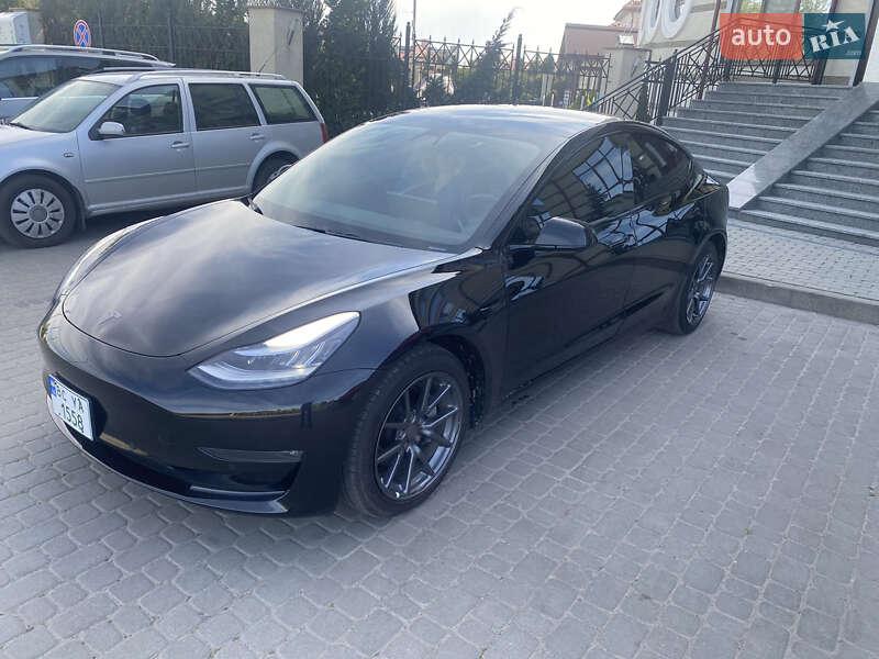 Tesla Model 3 2019